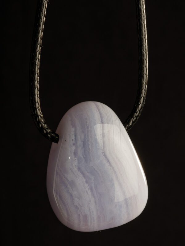 2025-moles-VBP_6263 Collana con Ciondolo di Calcedonio