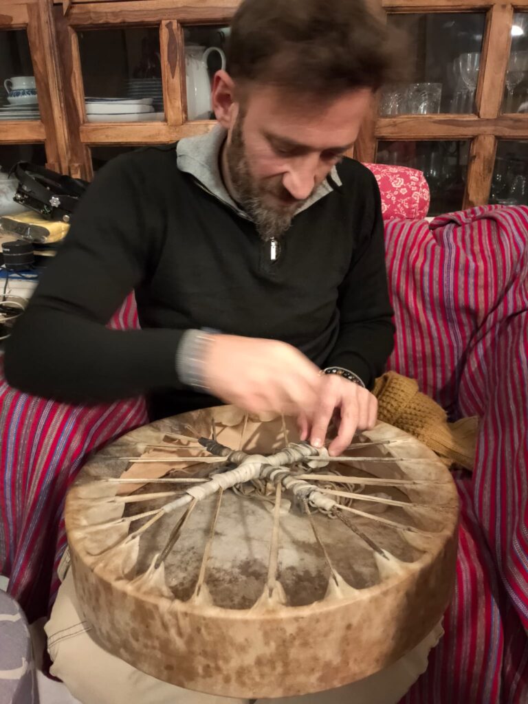 Corso di costruzione del tamburo sciamanico Is Animal Guide