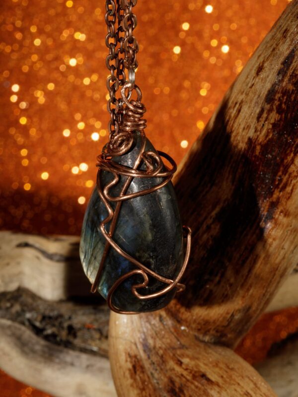 2025-moles-VBP_6337 (1) Collana in rame con Labradorite